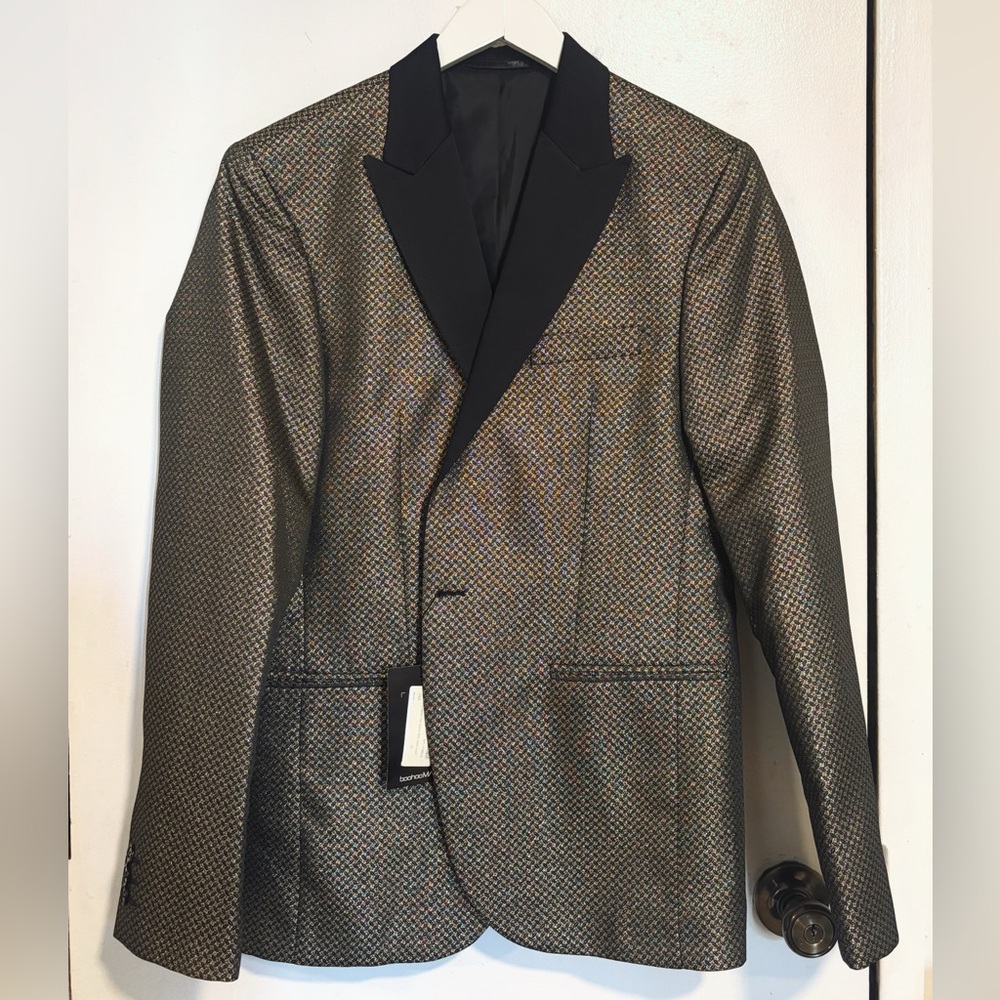 Boohoo Mens Black and Gold Tuxedo Blazer
